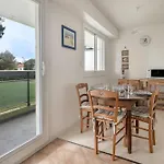 Rdc Pour 4 A 800m De La Pornic