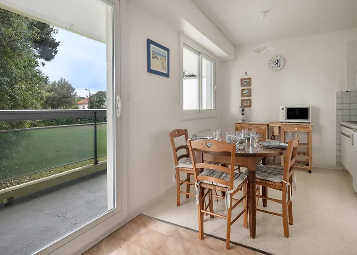 Rdc Pour 4 A 800m De La Pornic