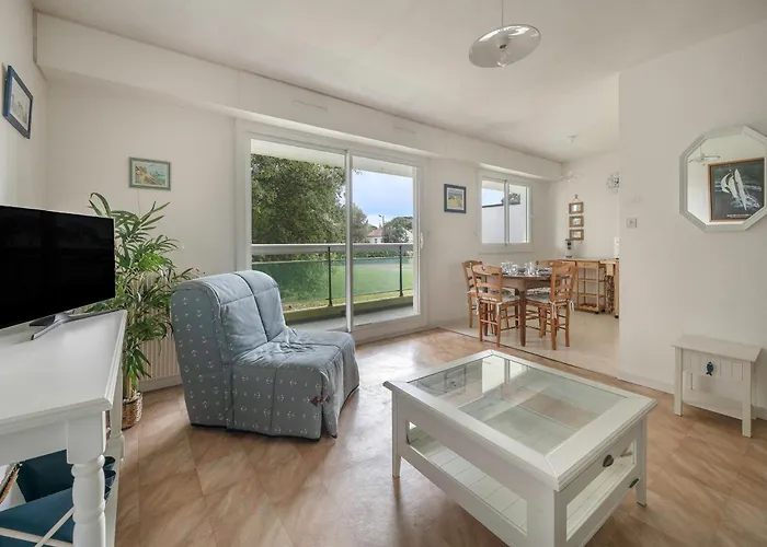 Rdc Pour 4 A 800m De La *